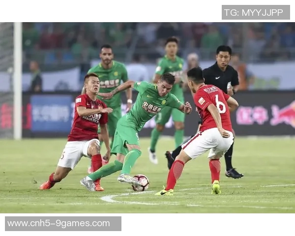 恒大与上港第二回合激战在即谁能在这场巅峰对决中笑到最后